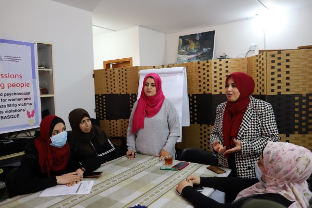 اتحاد لجان المرأة الفلسطينية ينفذ ورش توعوية حول الجندر وحقوق المرأة.